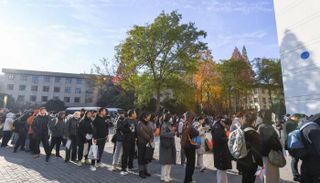 المتقدمون للوظائف في الصين