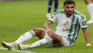 حسام عوار لاعب منتخب الجزائر