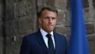 &laquo;تحرّك عسكري يطيح بماكرون&raquo;.. هل صدّق الفرنسيون فيديو &laquo;الانقلاب&raquo;؟