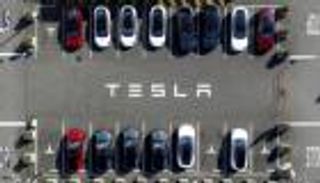 &laquo;تسلا&raquo; تنزلق في مأزق تسليمات نهاية 2025.. عجز بأسواق رئيسية