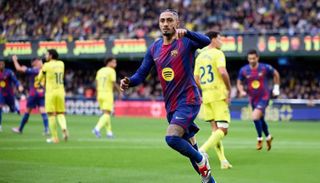 رافينيا يسجل ضربة جزاء