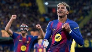 برشلونة يتصدر الليغا