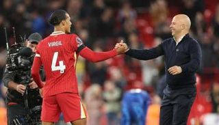 سلوت وفان دايك في ليفربول