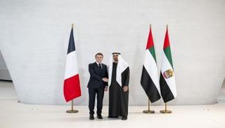 الشيخ محمد بن زايد آل نهيان وإيمانويل ماكرون