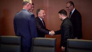  زيلينسكي وويتكوف في لقاء سابق