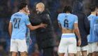 بسبب أعياد الميلاد.. غوارديولا يحذر لاعبي مانشستر سيتي