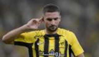 بعد استبعاده من قائمة الجزائر.. حسام عوار يحسم الشائعات