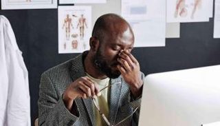 طريقة تعلم الدماغ من الإشارات المحيطة تؤثر على قراراته