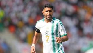 رياض محرز قائد منتخب الجزائر