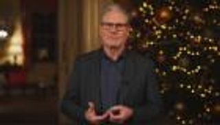 رسائل ستارمر في عيد الميلاد.. اعتراف بالأزمات ودعوات للوحدة