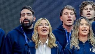 جورجيا ميلوني تؤدي النشيد الوطني