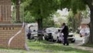 تحقيق في إحراق سيارة بأستراليا.. تحمل لافتة عيد يهودي