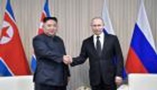 &laquo;صداقة لا تقهر&raquo; و&laquo;جنود أبطال&raquo;.. رسالة بوتين لكيم في العام الجديد