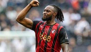 الغاني أنطوان سيمينيو