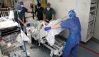 من البصق إلى الضرب.. موجة اعتداءات على الطواقم الصحية بفرنسا