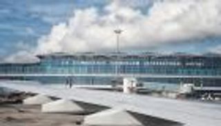 بسبب &laquo;تصرفات غير طبيعية&raquo;.. اعتقال بريطانيين بعد محاولة لتهريب القنب