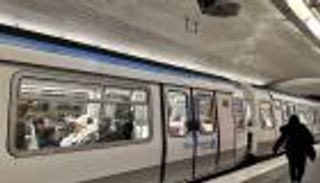 إصابة ثلاث نساء بجروح في عمليات طعن بمترو باريس