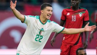 مازا نجم منتخب الجزائر