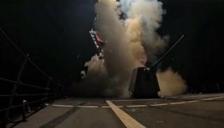 لقطة شاشة من فيديو نشرته وزارة الدفاع الأمريكية للغارة