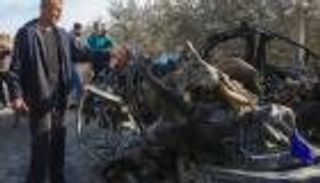 إسرائيل تطوق حزب الله في لبنان.. استهداف مجمع تدريب ومستودعات أسلحة