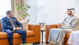 شخبوط بن نهيان آل نهيان خلال استقباله سفير إثيوبيا لدى الإمارات