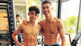 كريستيانو رونالدو ونجله