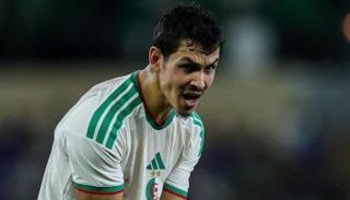 ماندي مدافع منتخب الجزائر