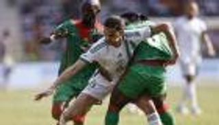 محرز وبونجاح وعمورة.. من يمتلك أفضل معدل تهديفي مع الجزائر؟