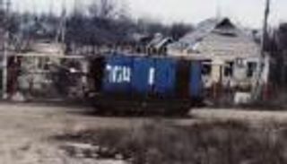 لماذا تغطي روسيا دباباتها بحاويات الشحن في أوكرانيا؟