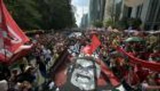 أزمة سياسية في البرازيل بسبب &laquo;صنادل&raquo;.. معركة اليسار واليمين تتصاعد