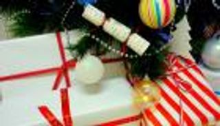 الفرنسيون ييبعون هدايا عيد الميلاد.. طابور الانتظار يمتد بعد العيد