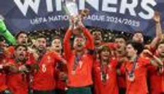 الفائزون بجوائز غلوب سوكر 2025.. ديمبيلي أفضل لاعب ويامال بـ3 جوائز