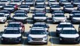 السيارات الكهربائية تهيمن في 2025.. وتفشل أمام &laquo;الدفع الرباعي&raquo; التقليدي