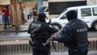 تركيا توقف 3 من الإخوان.. خططوا لاستهداف قنصلية مصر