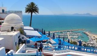 السياحة التونسية تحلق بأرقام قياسية في 2025