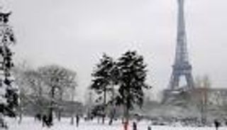 أبرد شتاء منذ 15 سنة.. تفعيل خطة &laquo;البرد القارس&raquo; في فرنسا