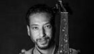 بعد حادث أليم.. وفاة عازف العود المصري هشام عصام