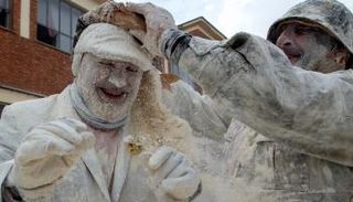 مهرجان إلس إنفاريناتس التقليدي في إسبانيا