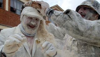 مهرجان إلس إنفاريناتس التقليدي في إسبانيا