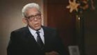 اليوم.. أسرة داوود عبد السيد تستقبل عزاءه بكنيسة مارمرقس