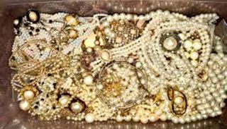 مشغولات ذهبية - أرشيفية