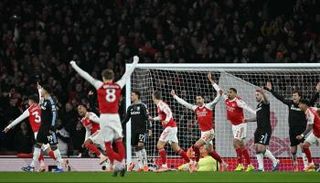 أرسنال يفوز على أستون فيلا