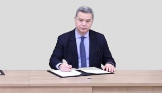 «تعديل الأصفار وإبراز الهوية».. الكشف عن العملة السورية الجديدة