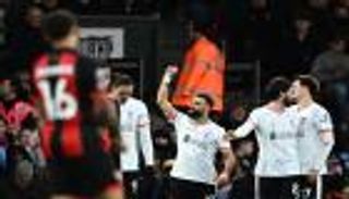 بثنائية محمد صلاح.. ليفربول يطير بصدارة الدوري الإنجليزي