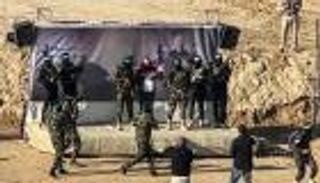 «غول» وسيارة «مسروقة» ومنصة «بلا جمهور».. مشاهد «التبادل الرابع» بغزة