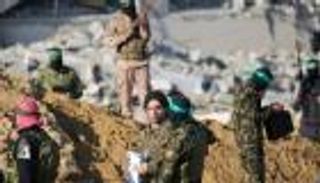 الإفراج عن رهينة إسرائيلي فرنسي في غزة.. ماكرون يعلق