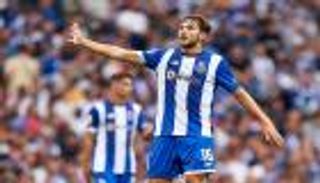 برشلونة الرابح الأكبر.. مانشستر سيتي يتحرك نحو بديل رودري