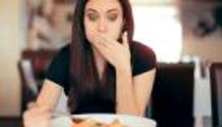 اكتشاف خلايا عصبية تتحكم في التوقف عن الأكل بعد كل قضمة