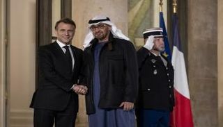 الشيخ محمد بن زايد آل نهيان وإيمانويل ماكرون