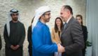 عبدالله بن زايد يبحث مع وزير خارجية اليونان التعاون والشراكة